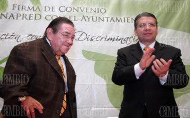 El alcalde Enrique Doger con Gilberto Rincón Gallardo Cambio/ Foto/ Tere Murillo