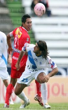 El “Bola” González imploró al cielo para conseguir un gol Cambio Foto / Ulises Ruiz