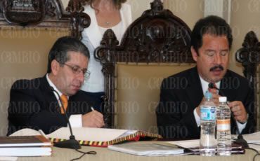 El alcalde Enrique Doger en sesión de Cabildo Cambio/ Foto/ Archivo/ Tere Murillo