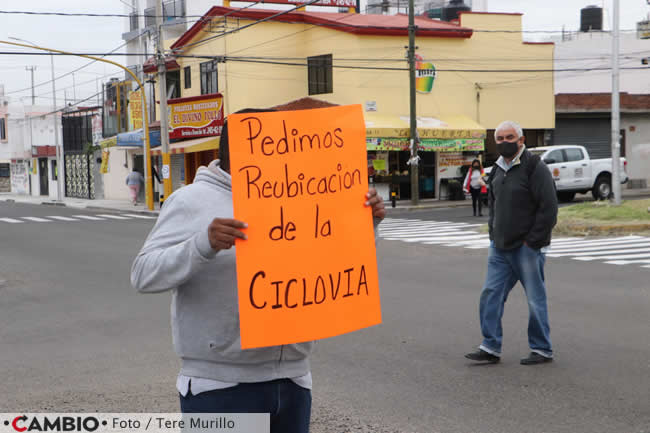 vecinos san manuel protesta ciclovia mensaje
