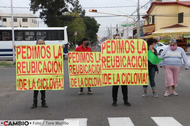 vecinos san manuel protesta ciclovia mensajes