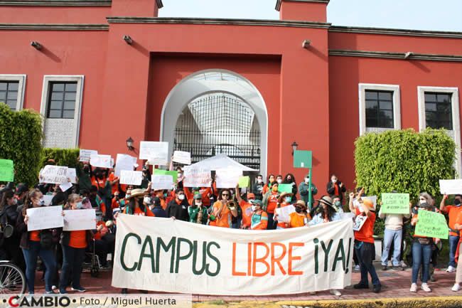 manifestacion alumnos liberacion udlap campus libre
