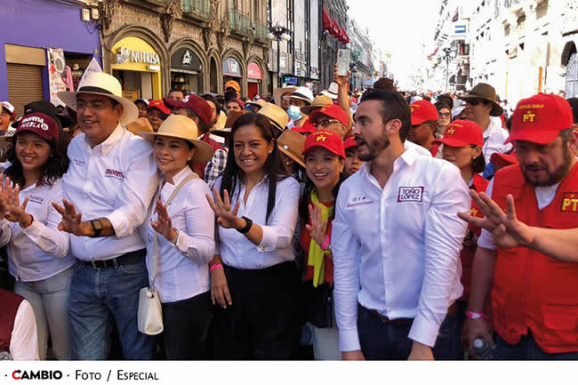 ariadna ayala marcha movimiento 4t puebla