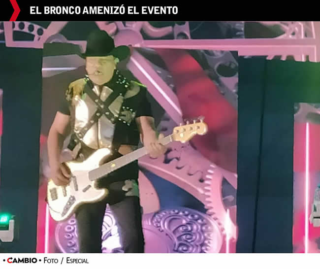 fiesta fin anio ayuntamiento puebla presentacion bronco