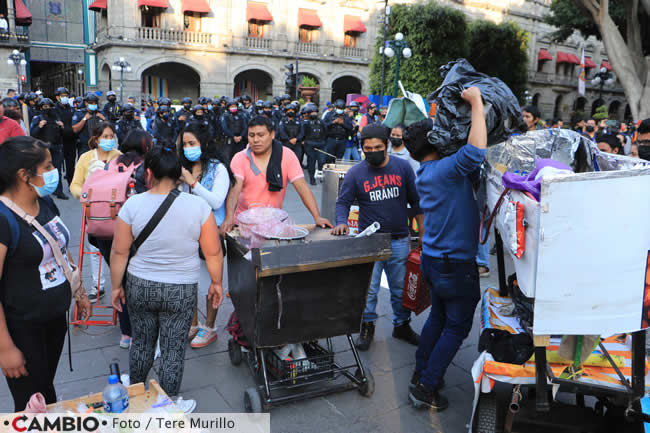 enfrentamiento ambulantes policias decomiso zocalo