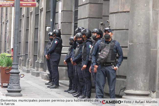 policia resguarda palacio municipal ambulantes puebla