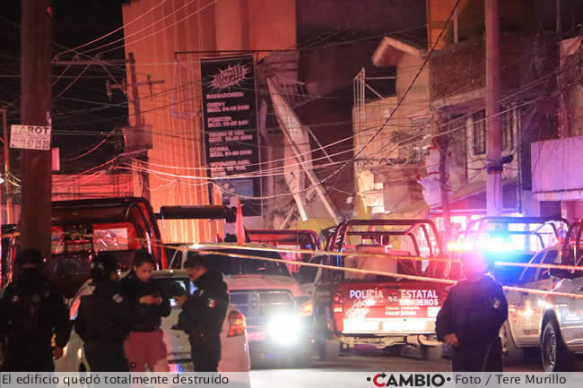 explosion edificio 2 pte diagonal defensores republica puebla
