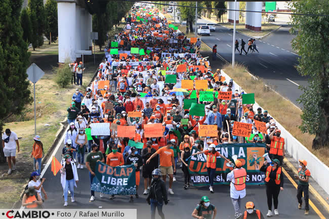 marcha udlap contingente estudiantil