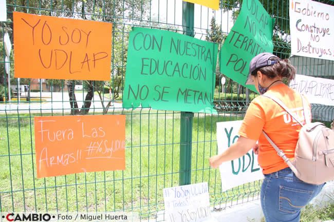 megamarcha udlap carteles