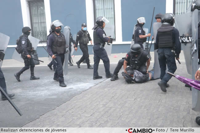 policia detiene normalistas teteles