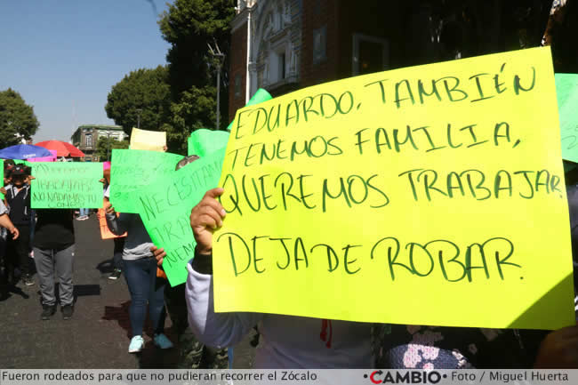 manifestacion ambulantes ayuntamiento puebla peticiones