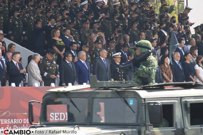amlo miguel barbosa encabezan defile 5 mayo puebla