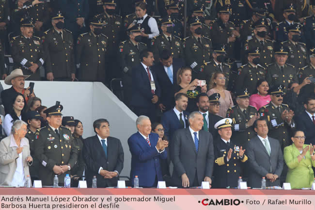 desfile batalla 5 mayo puebla lopez obrador miguel barbosa