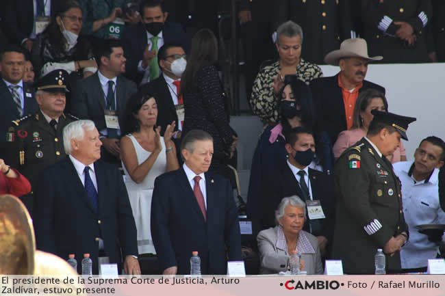 personajes importantes politica desfile 5 mayo arturo zaldivar