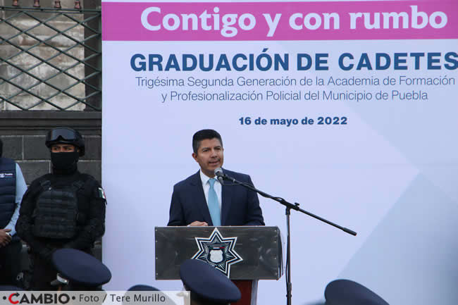 eduardo rivera perez policia municipal graduacion