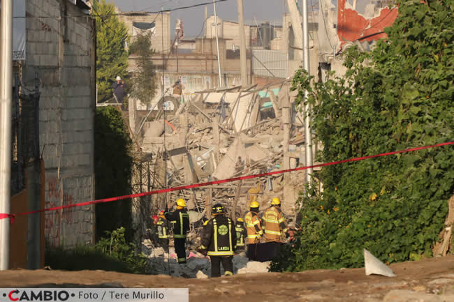 casas destruidas explosion xochimehuacan cerco