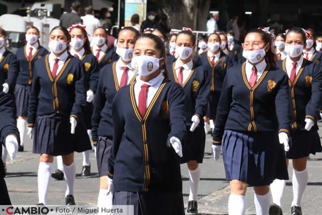 desfile civico escolar cxi aniversario revolucion alumnas