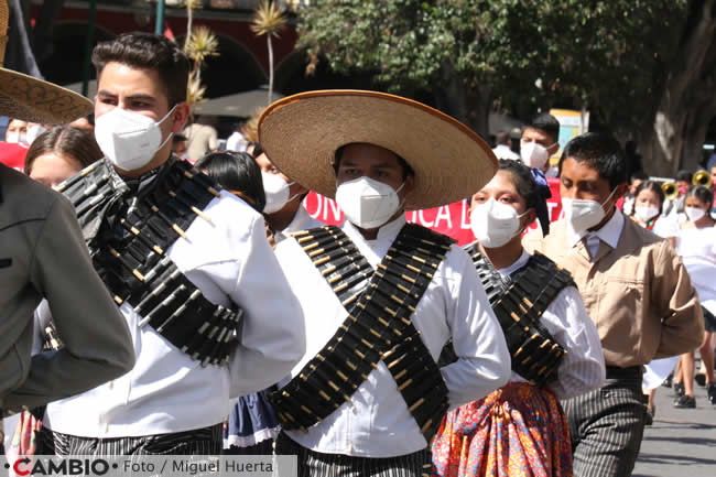 desfile civico escolar cxi aniversario revolucion alumnos