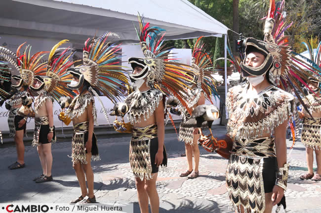 desfile civico escolar cxi aniversario revolucion vestimenta prehispanica