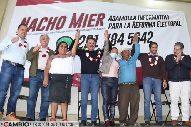 nacho mier asamblea informativa reforma electoral huauchinango asistentes