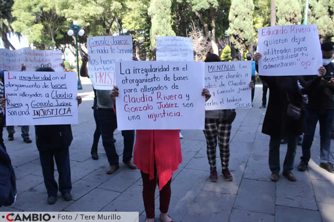 sindicalizdos protestan ensayo informe claudia pancartas