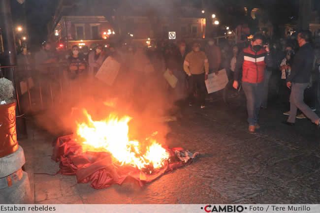 protesta sindicalizados ayuntamiento rebeldes