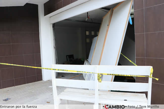 asalto destrozos instalaciones sindicato ayuntamiento puerta rota