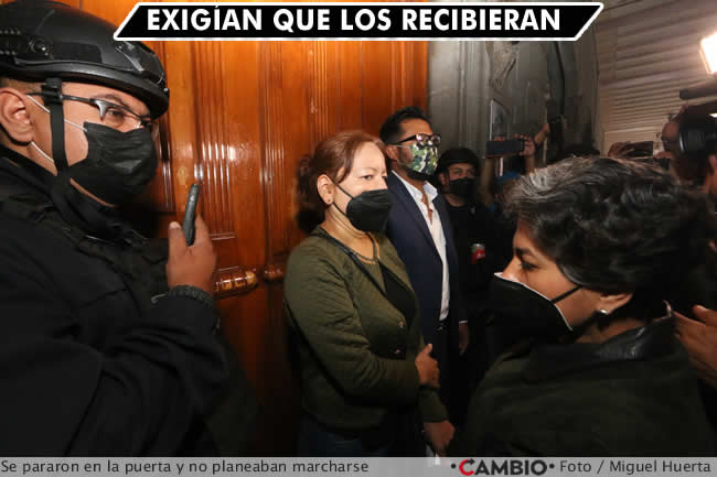 manifestacion sindicalizados ayuntamiento exigen audiencia susana vidal puerta