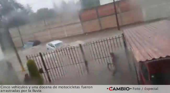 inundaciones puebla lluvias vehiculos arrastrados