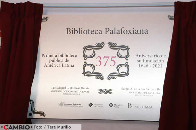 375 aniversario biblioteca palafoxiana placa conmemorativa