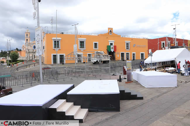 preparativos ceremonia 15 septiembre vista templete