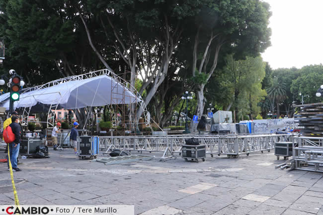 preparativos festejos 15 septiembre zocalo escenario