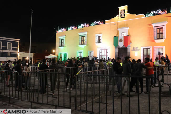 poblanos celebran grito casa aguayo vallas