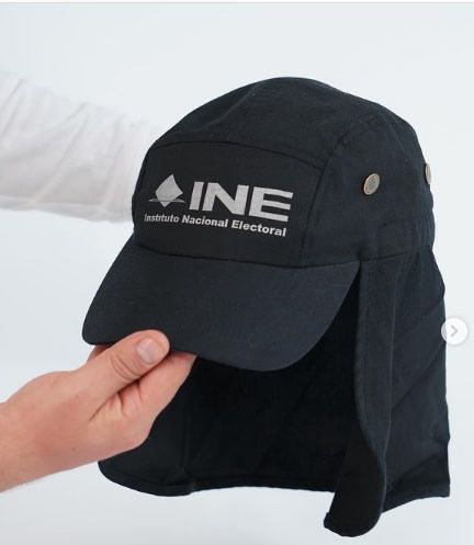 INE contrata diseñador para uniformes de capacitadores .jpg