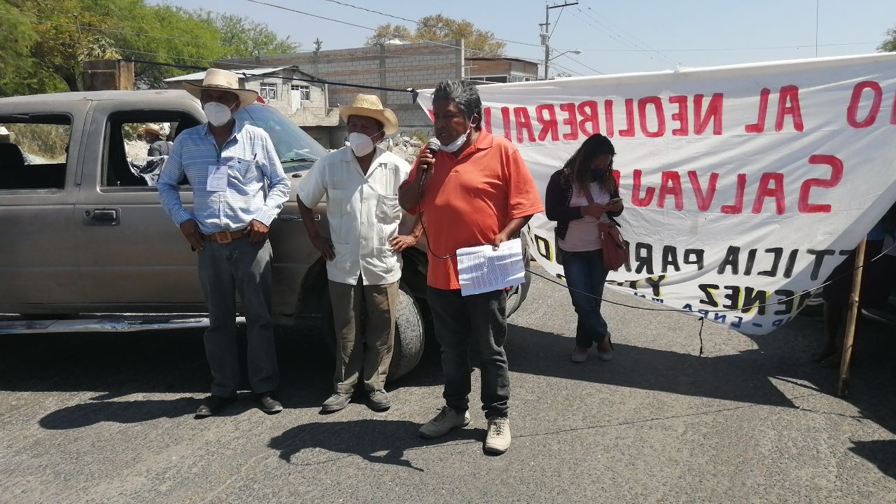bloquean la estatal Tehuacán-Teotitlán 2.jpg