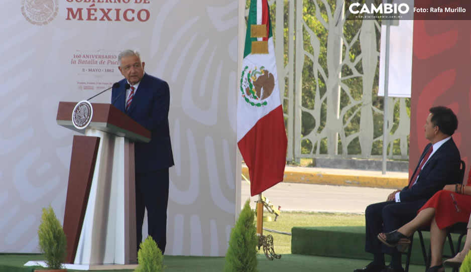 nacho mier y amlo 5 de mayo .jpg