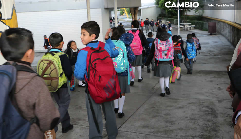 Vuelven a clases 1 millón 600 mil alumnos en Puebla; sigue polémica de cuotas escolares