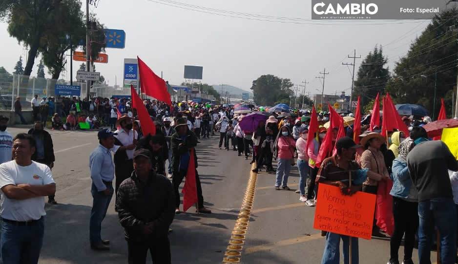 Más de 15 mil comerciantes de Texmelucan se manifiestan vs Norma Layón