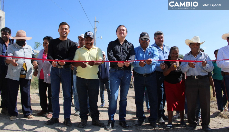 Ayuntamiento de Tecamachalco inaugura ampliación de drenaje sanitario en Xochimilco