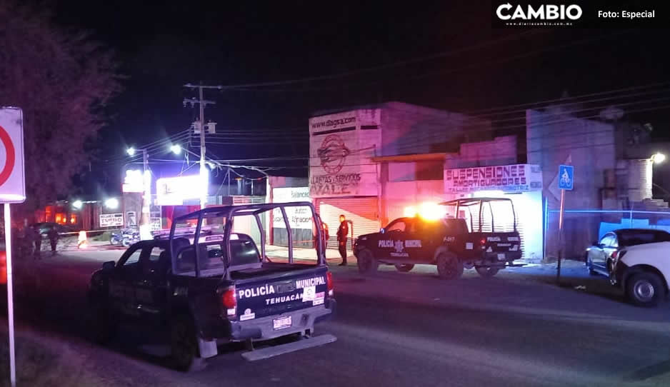 Comando armado ejecutan a tres personas y dejan cuatro heridos en un bar en Tehuacán