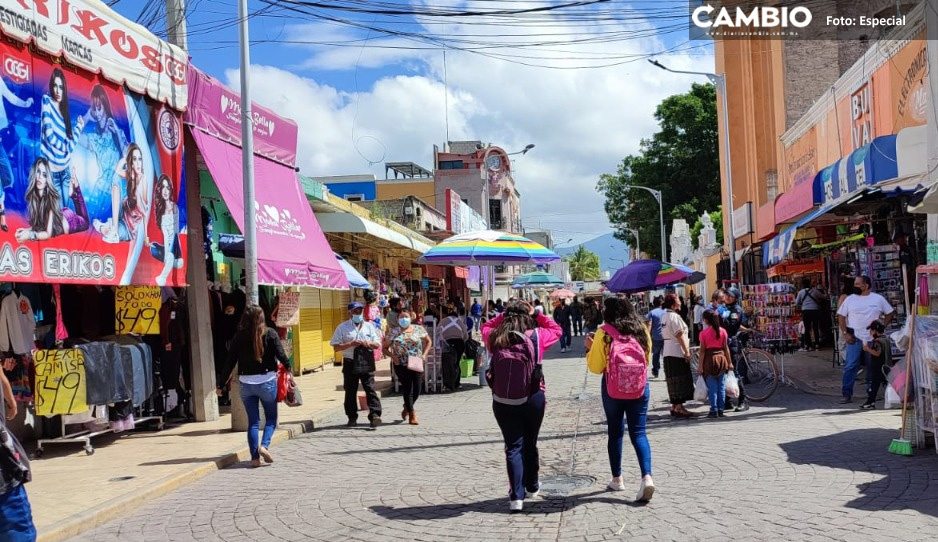 ¡Todo por un espacio! Locataria apuñaló a un ambulante en pleno centro de Tehuacán