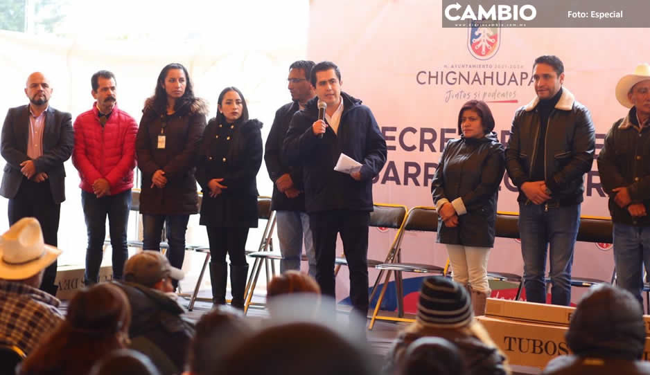 Lorenzo Rivera realiza entrega de calentadores solares favoreciendo a cientos de familias.