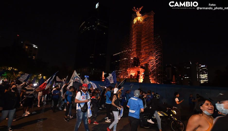 Triunfo de Cruz Azul, provoca que miles salgan al Ángel de la Independencia ¿y el COVID?