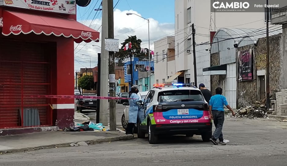 Tendido sobre el pavimento, hallan sin vida a indigente en la Guadalupe Victoria