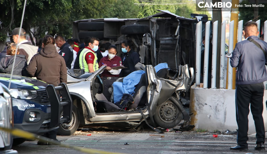 Suman dos muertos por brutal choque de ruta Azteca vs auto; papá de niñita fallece en el hospital