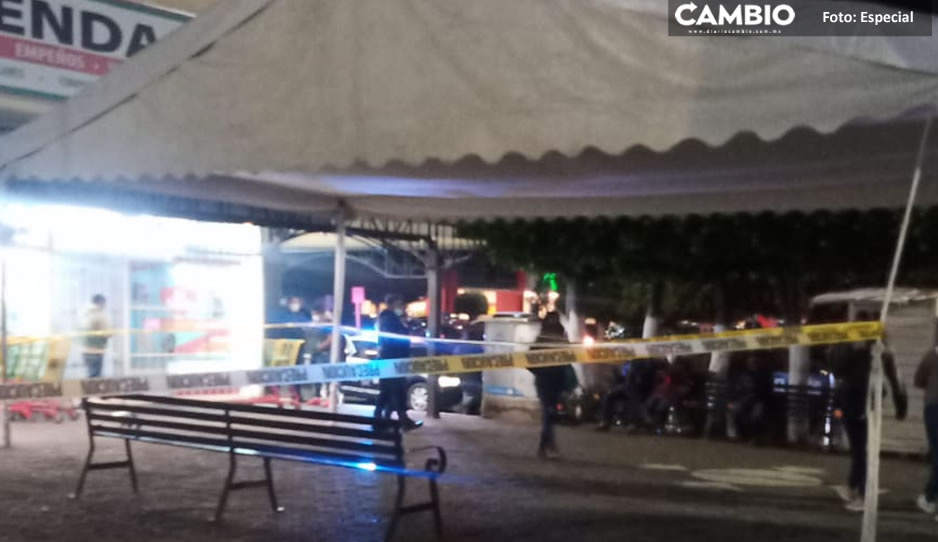 Abuelito fallece por COVID en plena vía pública en Plaza Loreto