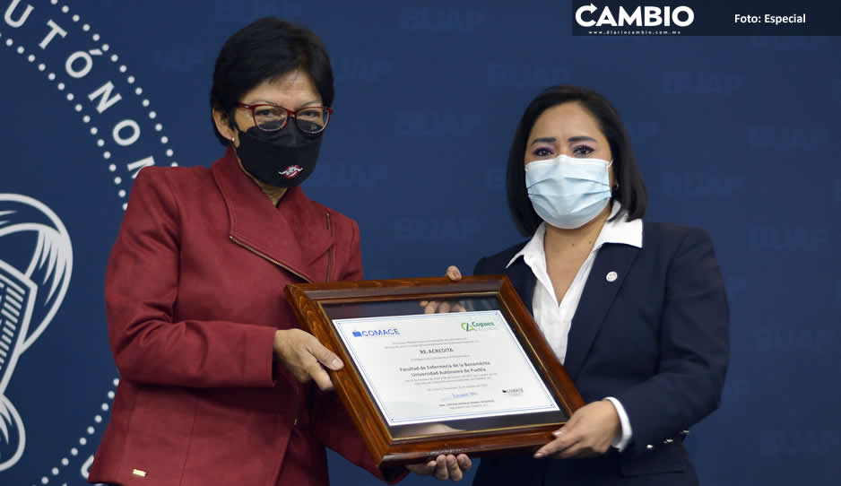 Recibe Licenciatura en Enfermería de la BUAP reacreditación por parte del Comace