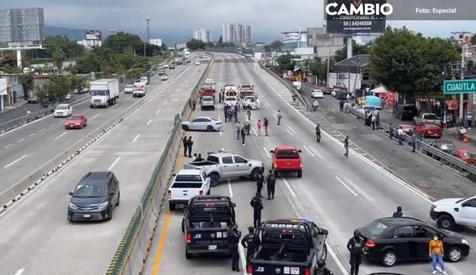 Balacera y persecución en el Paso Exprés de Cuernavaca deja a un robacoche herido (VIDEO)