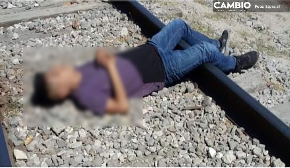 ¿Destino fatal? Tehuacanero briago se queda dormido en las vías férreas y casi le toca