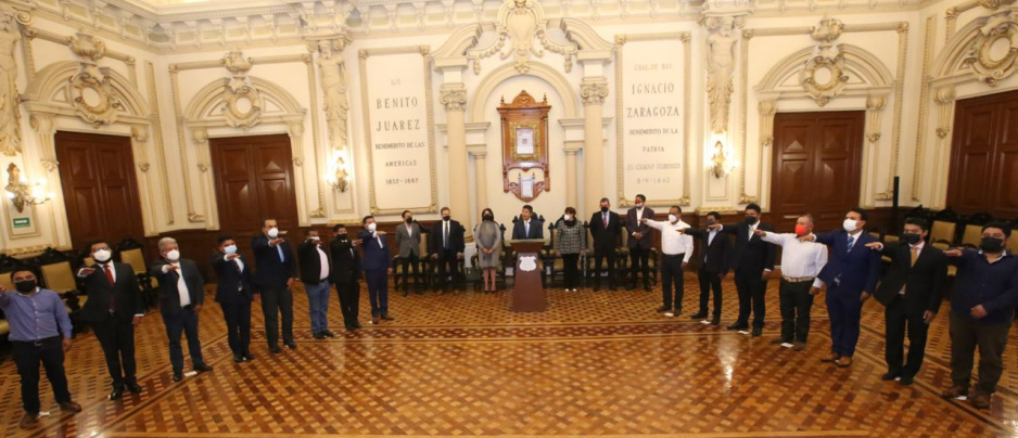 Toman protesta 15 nuevos ediles de juntas auxiliares en Puebla